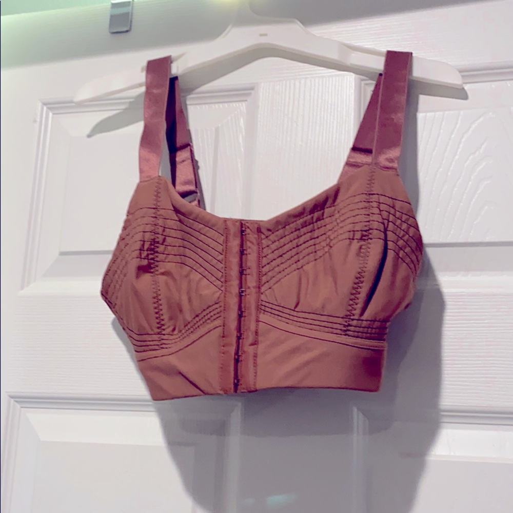 Fabletics sports bra